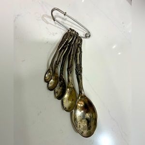 Measuring spoons